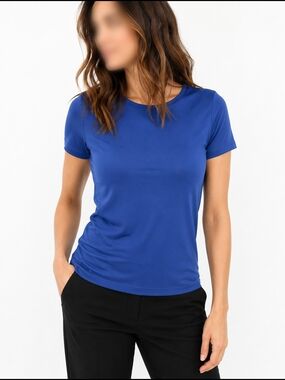 👕2 for 15$ Or 3 for 20$👕Suzy Shier Royal Blue Short Sleeve Crewneck Tee